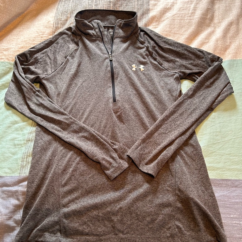 Under armor lightweight dry fit